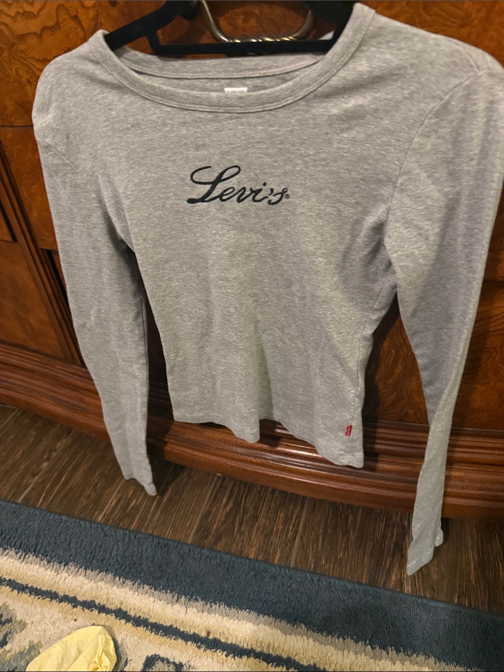 Levi's Heather Gray Long Sleeve Crewneck Top with Script Logo